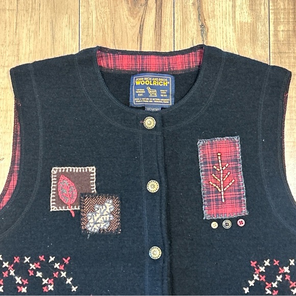 Vintage Woolrich Wool Sweater Vest Cabin Christmas Bear Size Medium - Picture 3 of 10